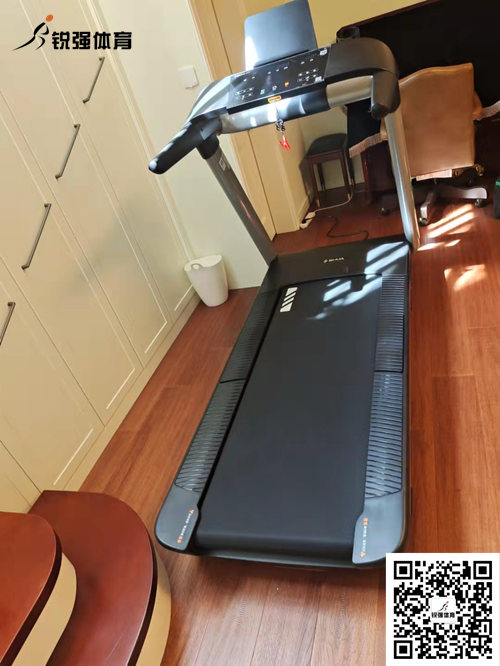 泛亚电竞济南省体旗舰店客户-跑步机T6700-T3